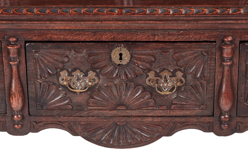 Fantastic 19th Century Antique Carved Oak Dresser - Image 10